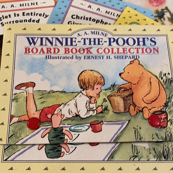 Winnie the Pooh board book collection vintage - Picture 2 of 2